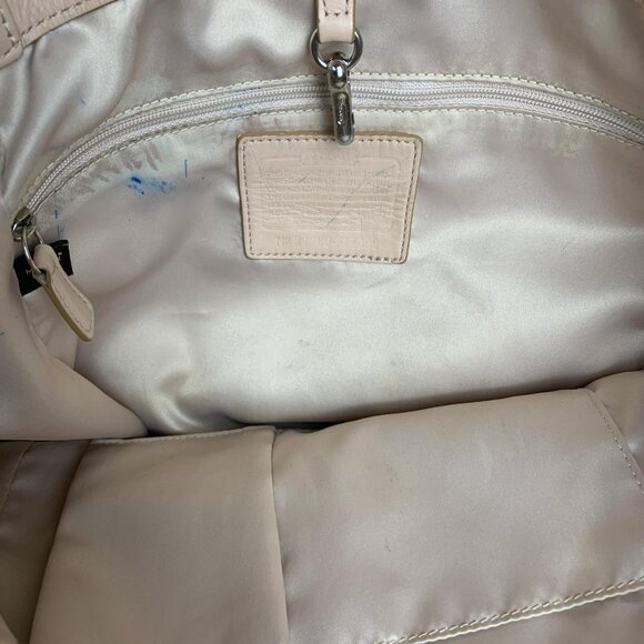 Coach Elegant Putty Beige Leather Tote Bag - Chic & Versatile Carryall for Any O - Picture 6 of 8